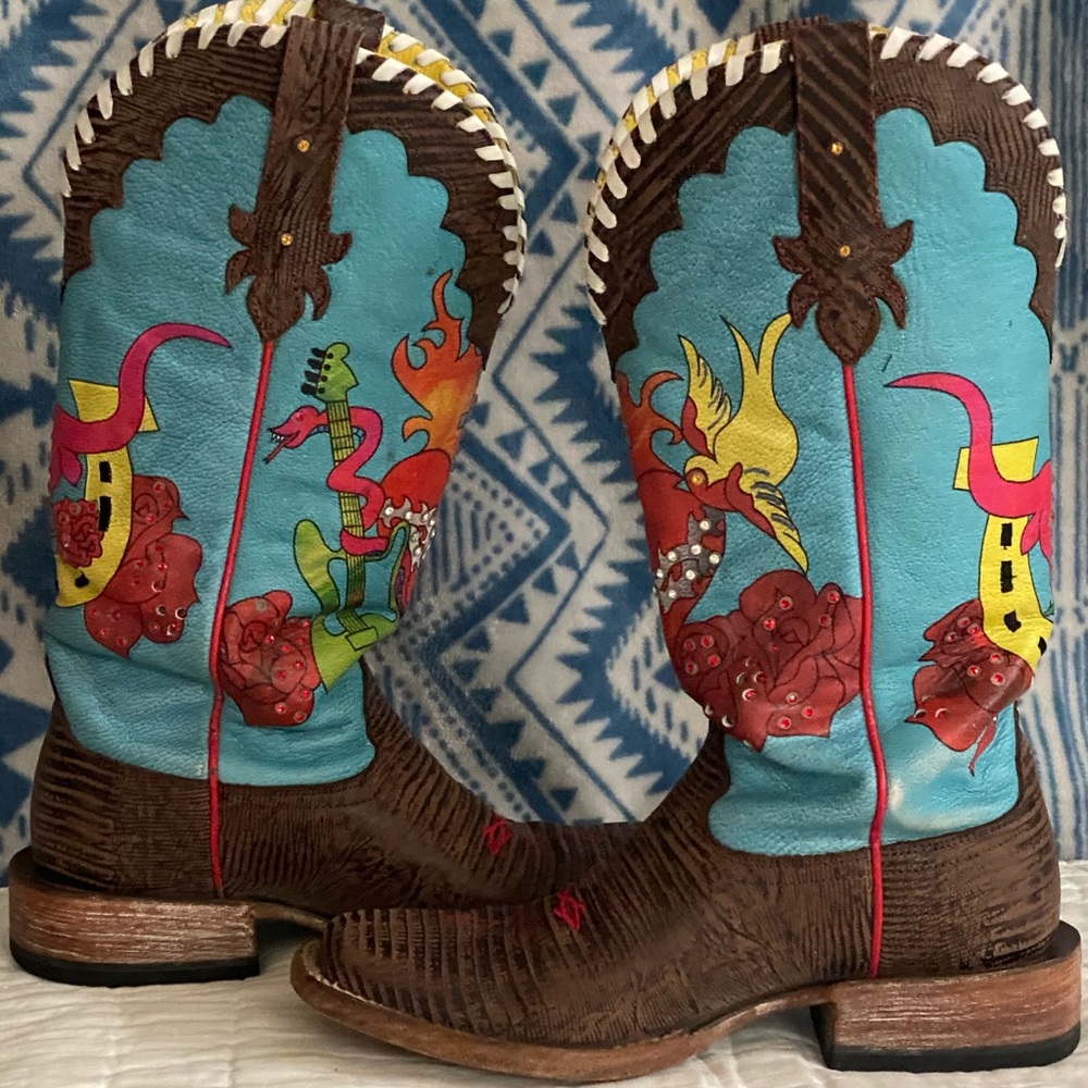 The Nevada Lily boot Quincy Collection by Ariat, sz 7, great shape.
